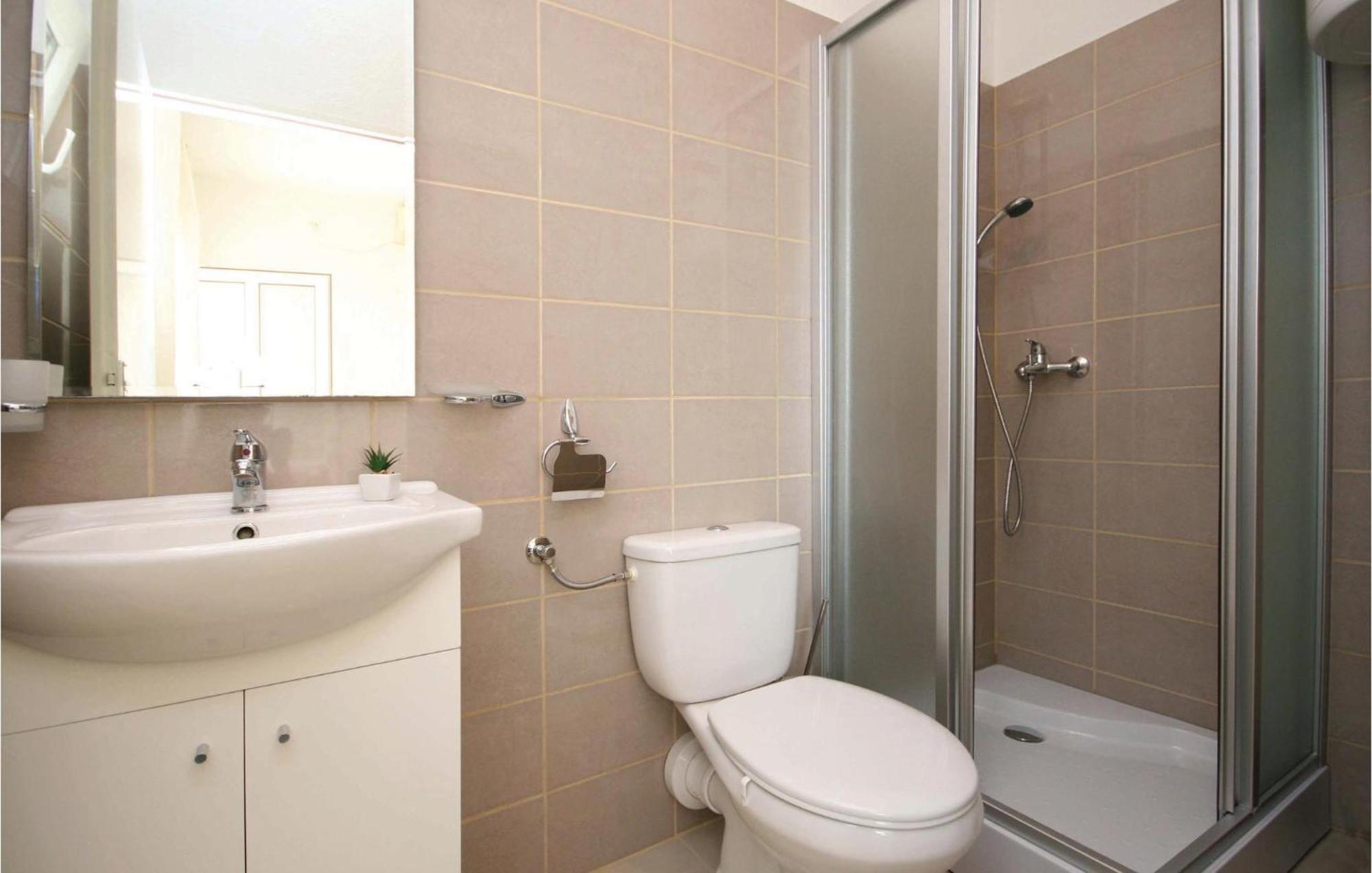 Apartment Raslina Lxvi Luaran gambar